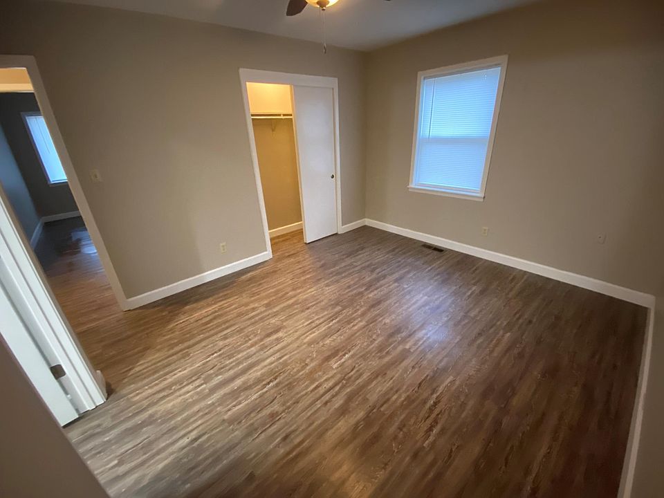 1st image of 815 N Greenwich Ave