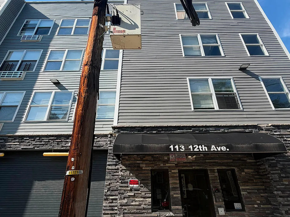 112 12th Ave