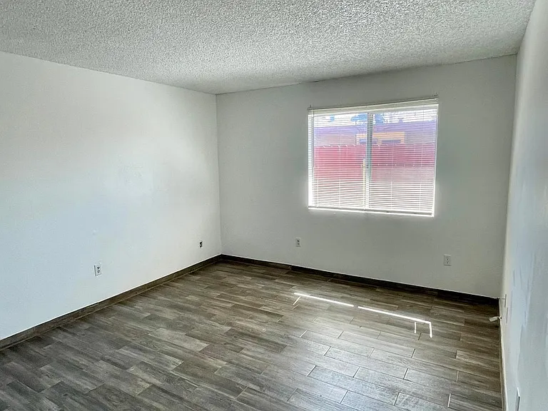 597 Montecito Ave — Photo 3