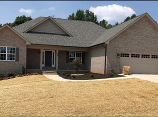 410 Flora Dr, Lenoir City, TN 37771