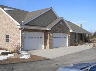 7157 Hilltop Cir, Deforest, WI 53532