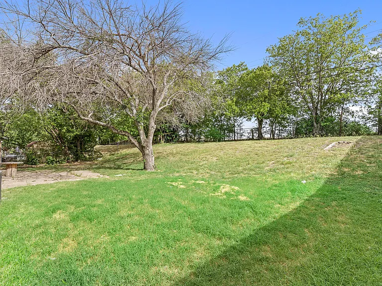 6104 Ivy Hill Rd — Photo 6