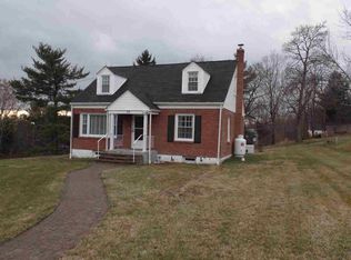 22 Sunny Knolls Dr, Poughkeepsie, NY 12603