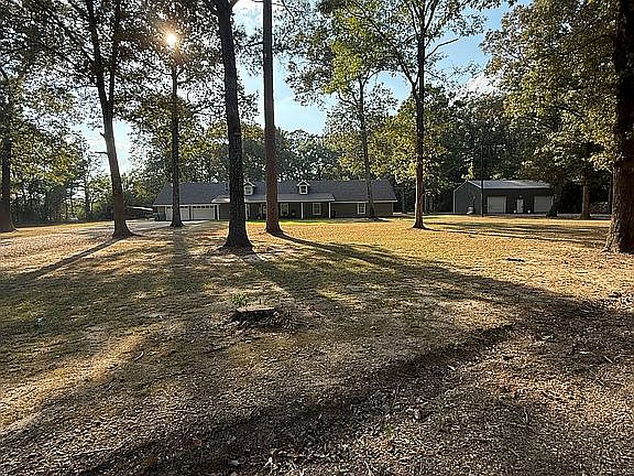 3rd image of 8153 Laurel Rd