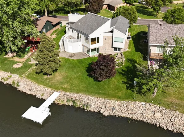 1976 Bay St, Worthington, MN 56187