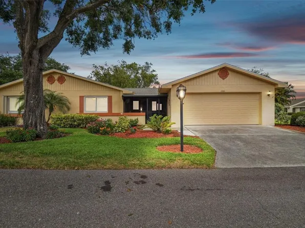1533 Ingram Dr, Sun City Center, FL 33573
