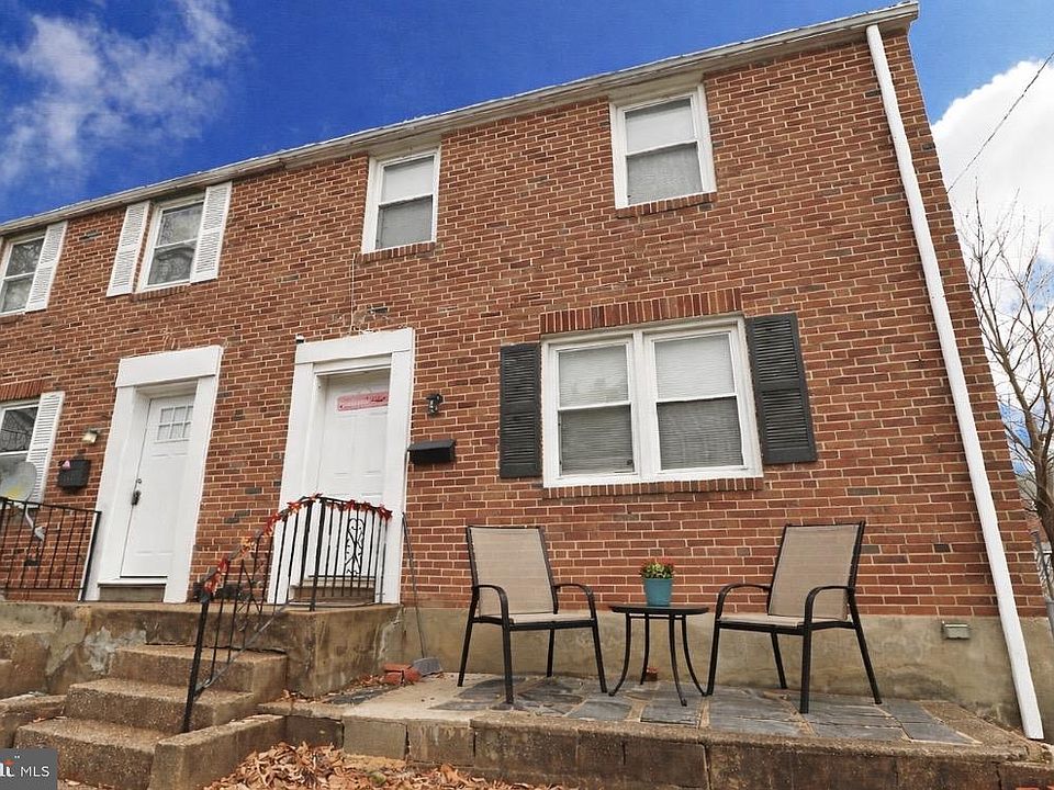 1st image of 320 Marsh Ln