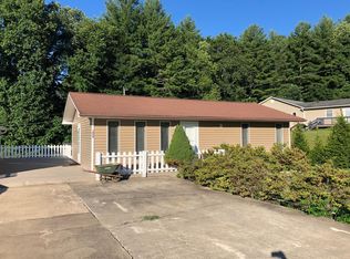 106 Caubleville Dr #A, Fletcher, NC 28732