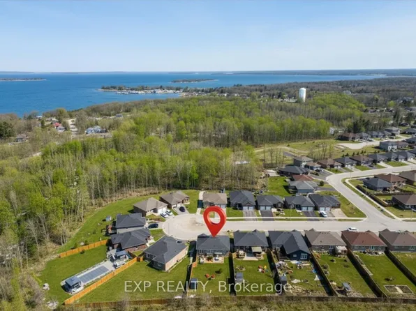 51 Hunter Ave, Tay, ON L0K 2A0