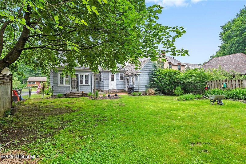 3rd image of 29 Webster Avenue