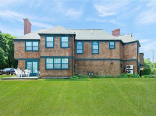 13 Gardencourt Dr, Narragansett, RI 02882