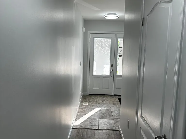 1650 Hetherington Dr — Photo 3
