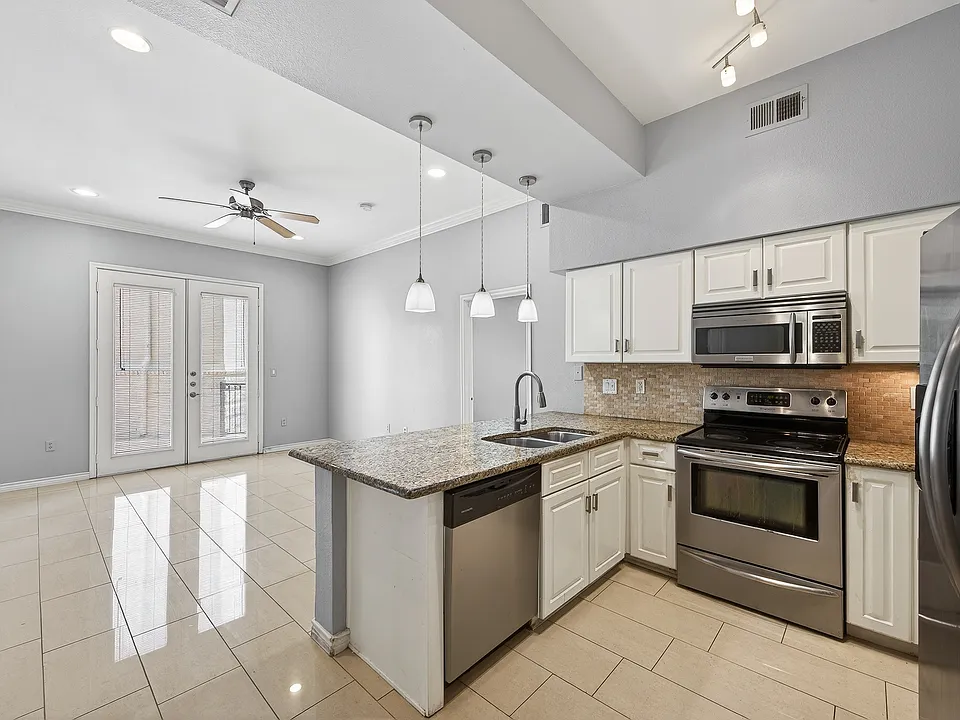 3102 Kings Rd #1110