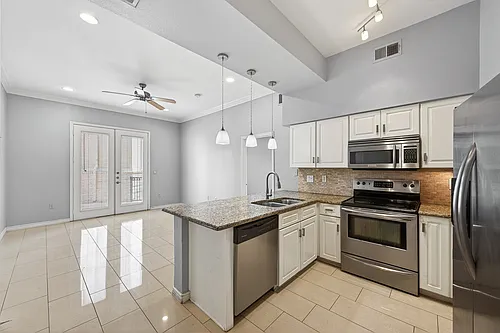3102 Kings Rd Photo 1