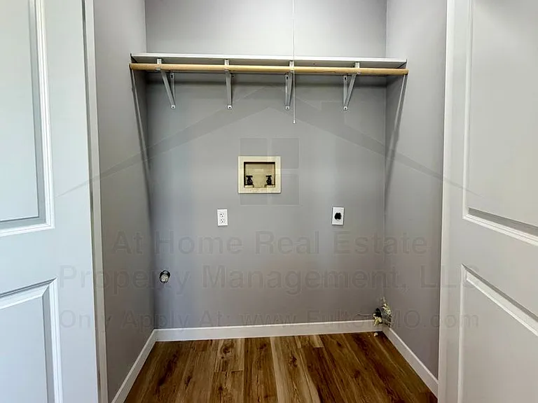 2717 Mayflower Dr — Photo 16