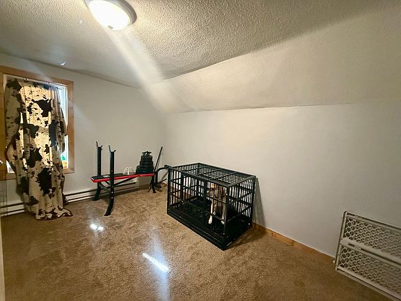 4th image of 615 Elm St