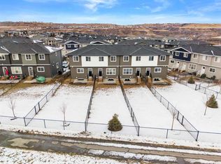 525 NE River Heights Dr #804, Cochrane, AB T4C 3E3