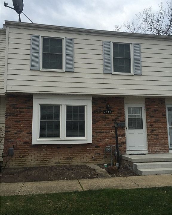 1st image of 7449 Essex Dr