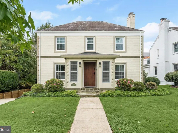 8419 Lynwood Pl, Chevy Chase, MD 20815