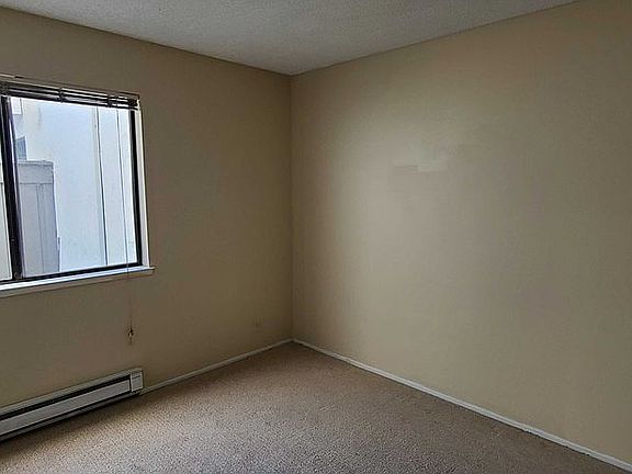 5th image of 1055 N Capitol Ave APT 9