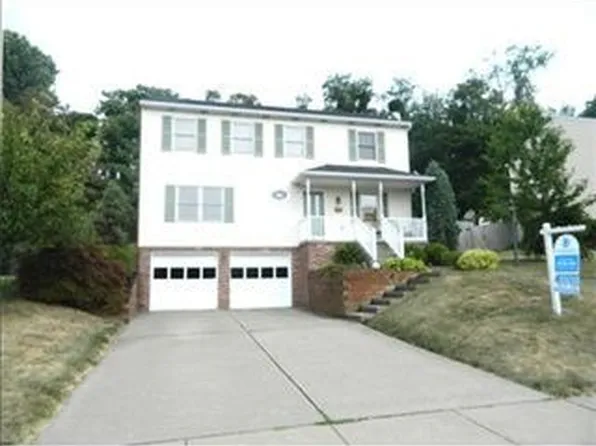 114 Jarod Dr, Coraopolis, PA 15108