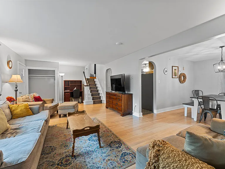14 W Broad St — Photo 6