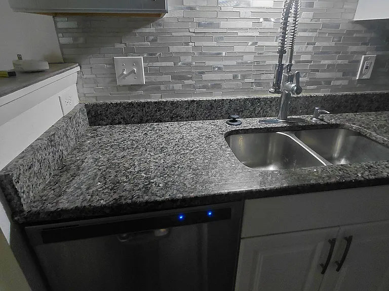 14433 Jewell Ave — Photo 20
