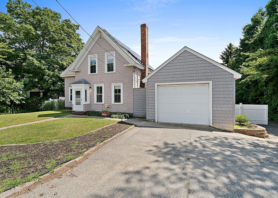 1st image of 131 Pleasant Valley St