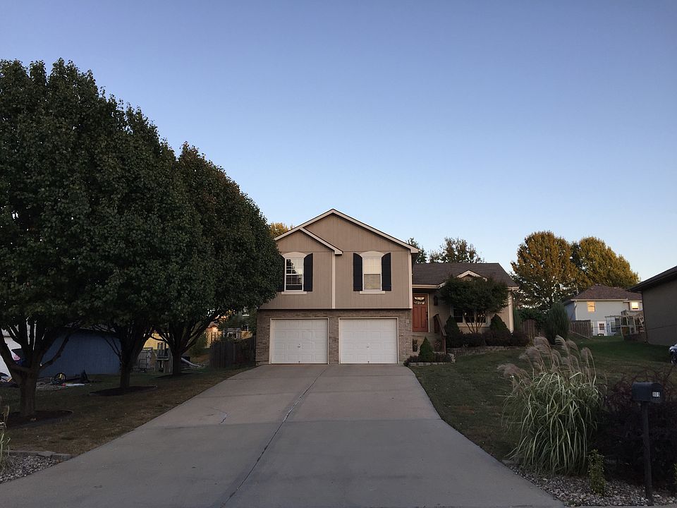 1st image of 809 SW Cross Creek Dr