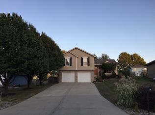 809 SW Cross Creek Dr, Grain Valley, MO 64029