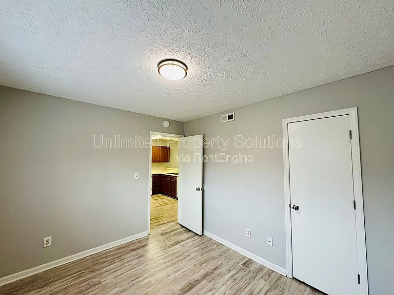 207 Sunn Aire Ct #C — Photo 12