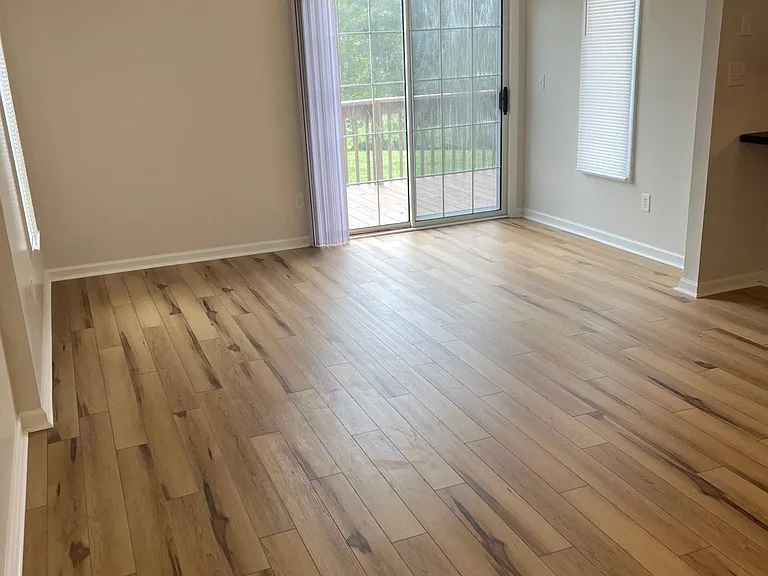 1031 Sunvalley Cir #1031 — Photo 6