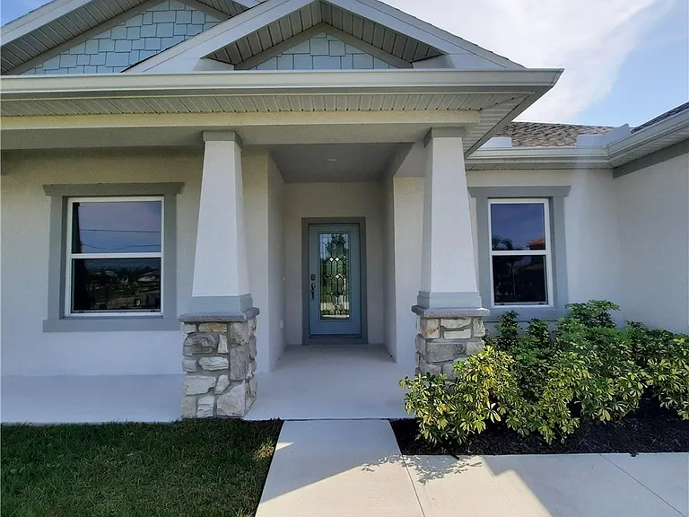4102 NW 26th St — Photo 2