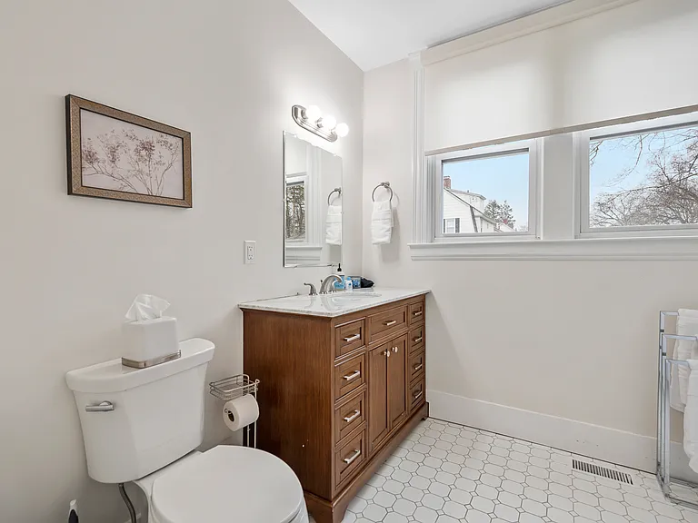 Highland St — Photo 15