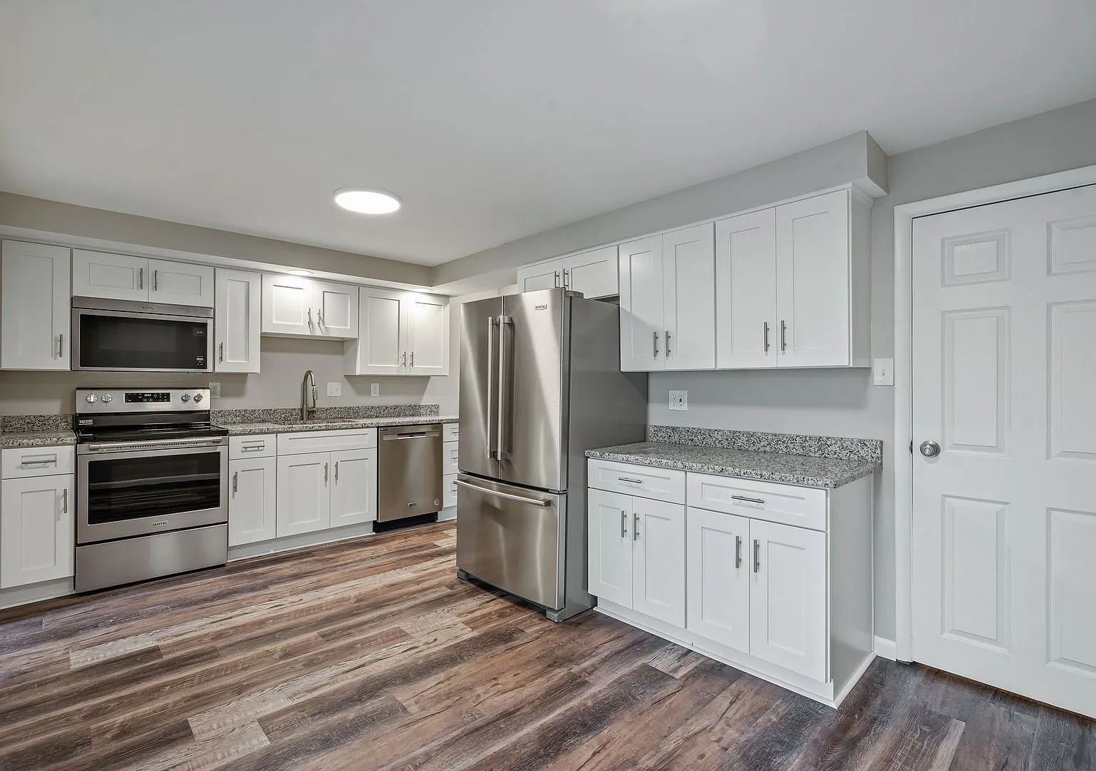 Completely Renovated 2 Bedroom, 1 Bathroom in Sharpsburg- Beautiful Kitchen and Awesome Layout — Photo 2