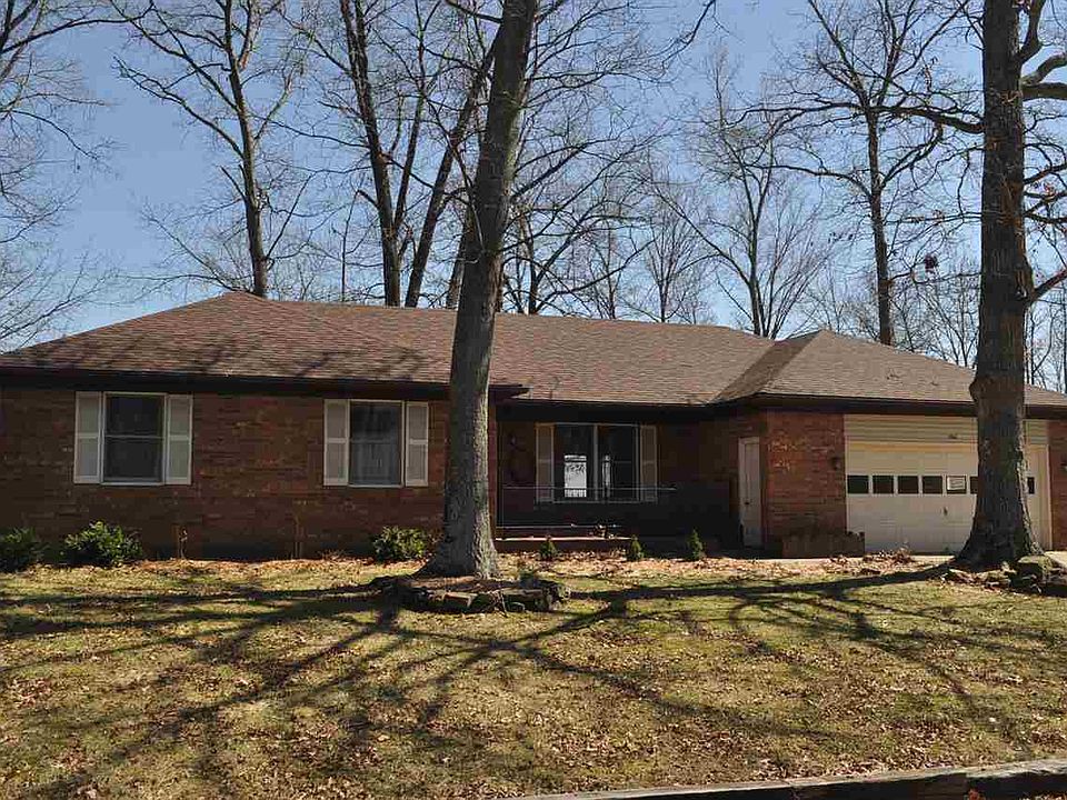 1st image of 206 S Poinsettia Dr