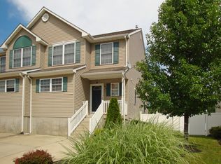 9 Shade Ct, Maple Shade, NJ 08052