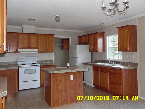 4th image of 556 NW Harpers Pl