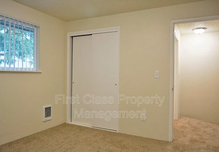 1673 Dollar St — Photo 14