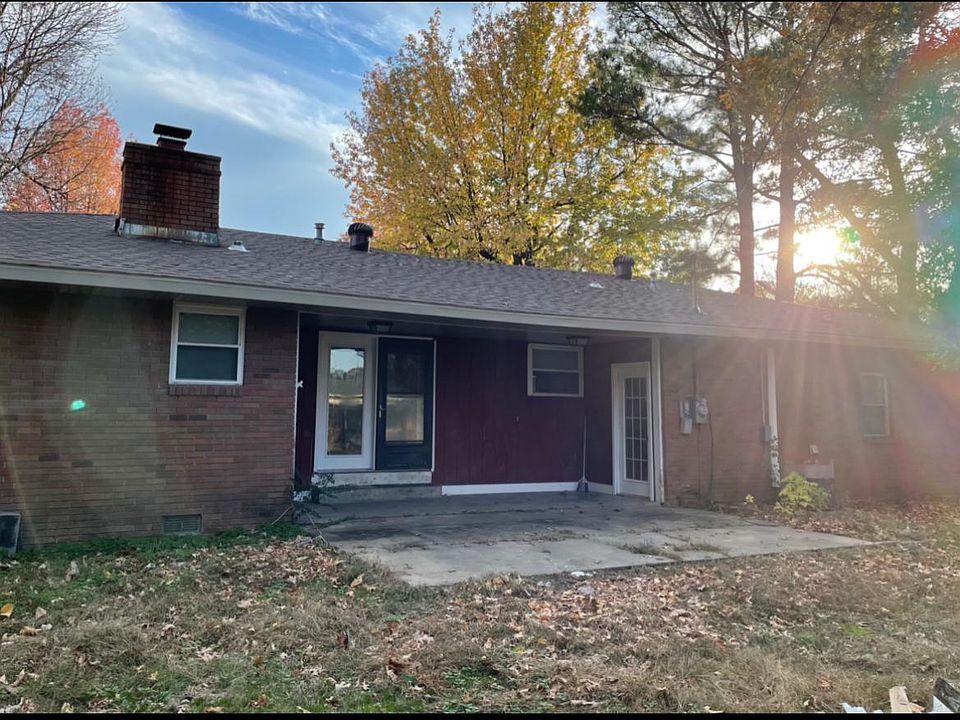 2nd image of 1410 Lawrence Ave