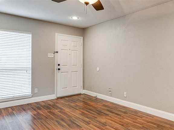 3rd image of 1143 Springwood Dr