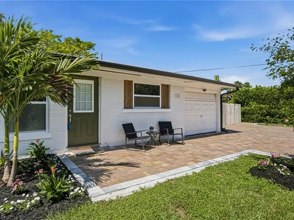 2300 Estey AVE, NAPLES, FL 34104