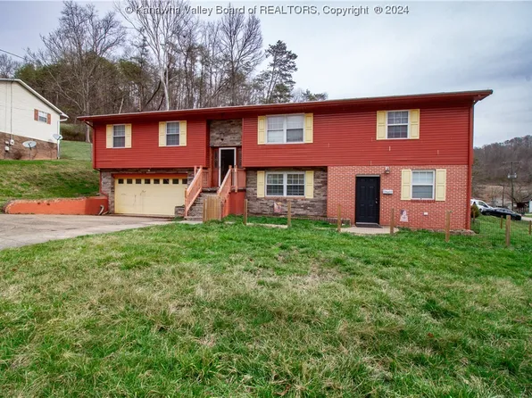 12 Oakmont Dr, Poca, WV 25159