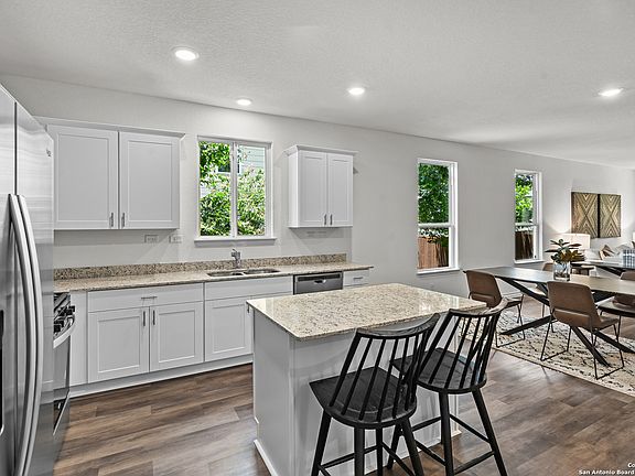 3rd image of 1661 Viola Lane