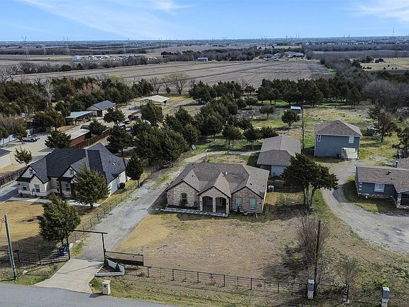 2nd image of 559 Northstar Rd