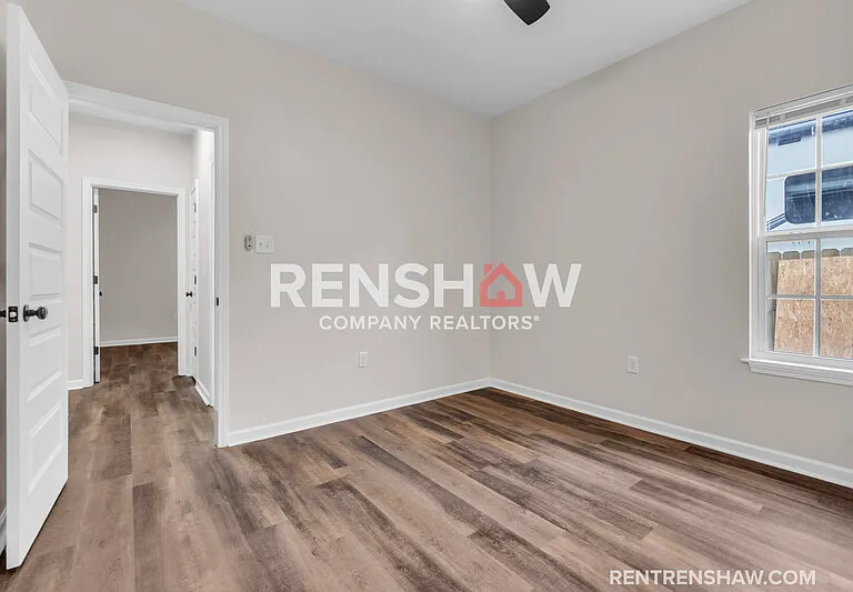 788 N Hollywood St — Photo 9