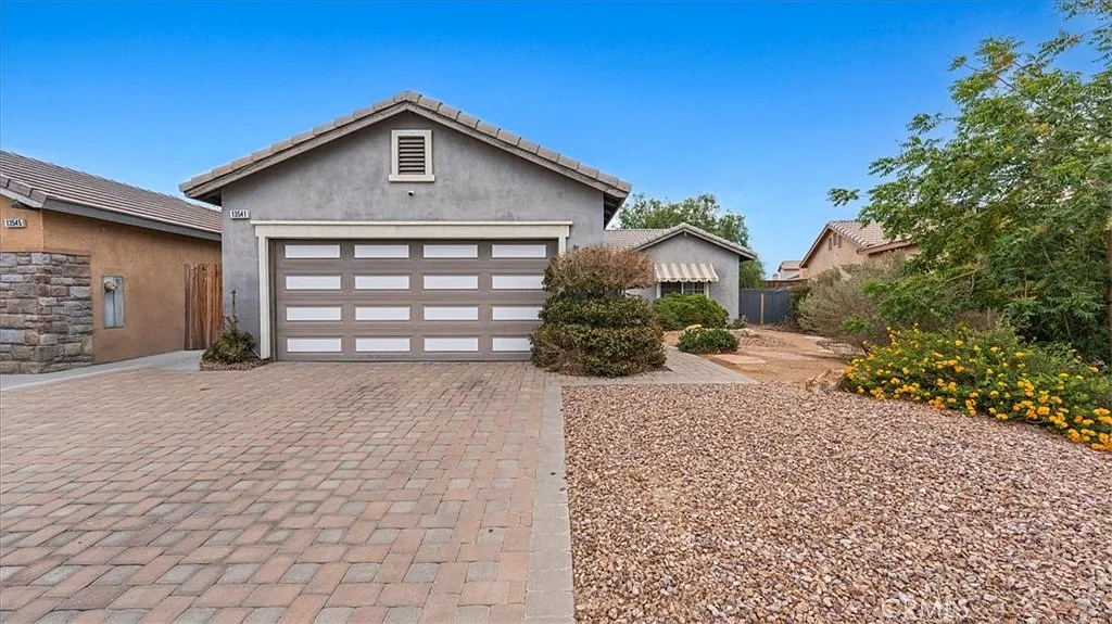 3 bed, 1432 sqft, $2,550 — Photo 1