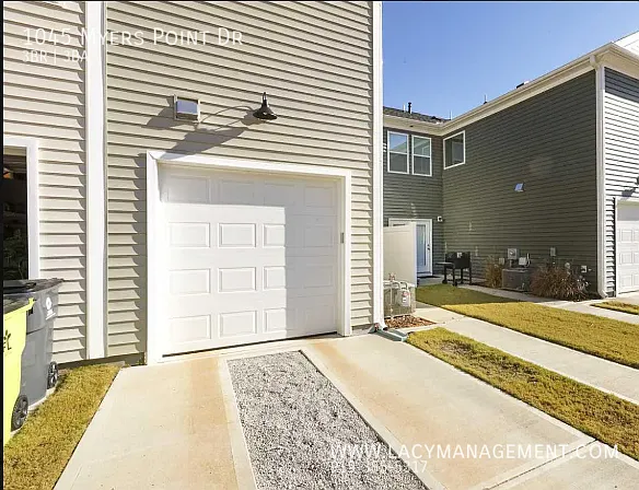 1045 Myers Point Dr — Photo 20