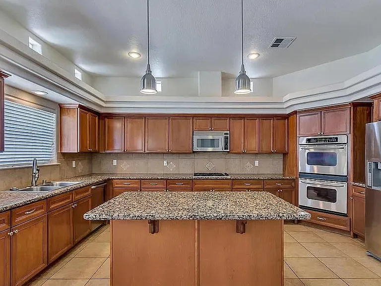6305 Franklin Summit Dr — Photo 6