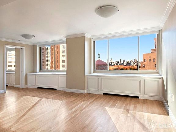 5th image of 30 W 63rd St APT 18VW